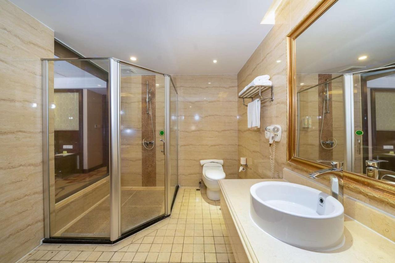 Vienna Hotel Dongguan Houjie Exhibition Center Luaran gambar