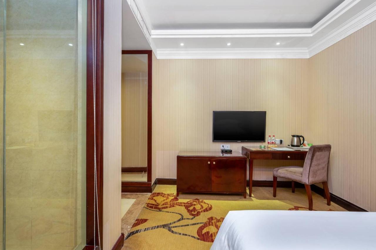 Vienna Hotel Dongguan Houjie Exhibition Center Luaran gambar