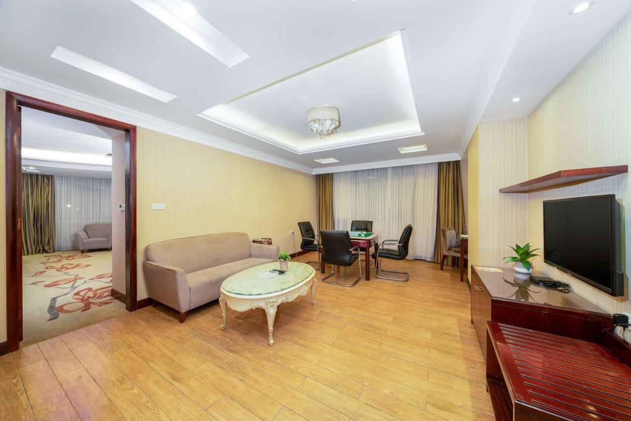Vienna Hotel Dongguan Houjie Exhibition Center Luaran gambar