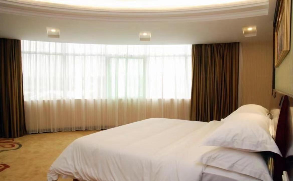 Vienna Hotel Dongguan Houjie Exhibition Center Luaran gambar